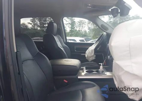 2015 Ram 1500 Laramie z USA, uszkodzony, nr VIN 1C6RR7NT3FS718378